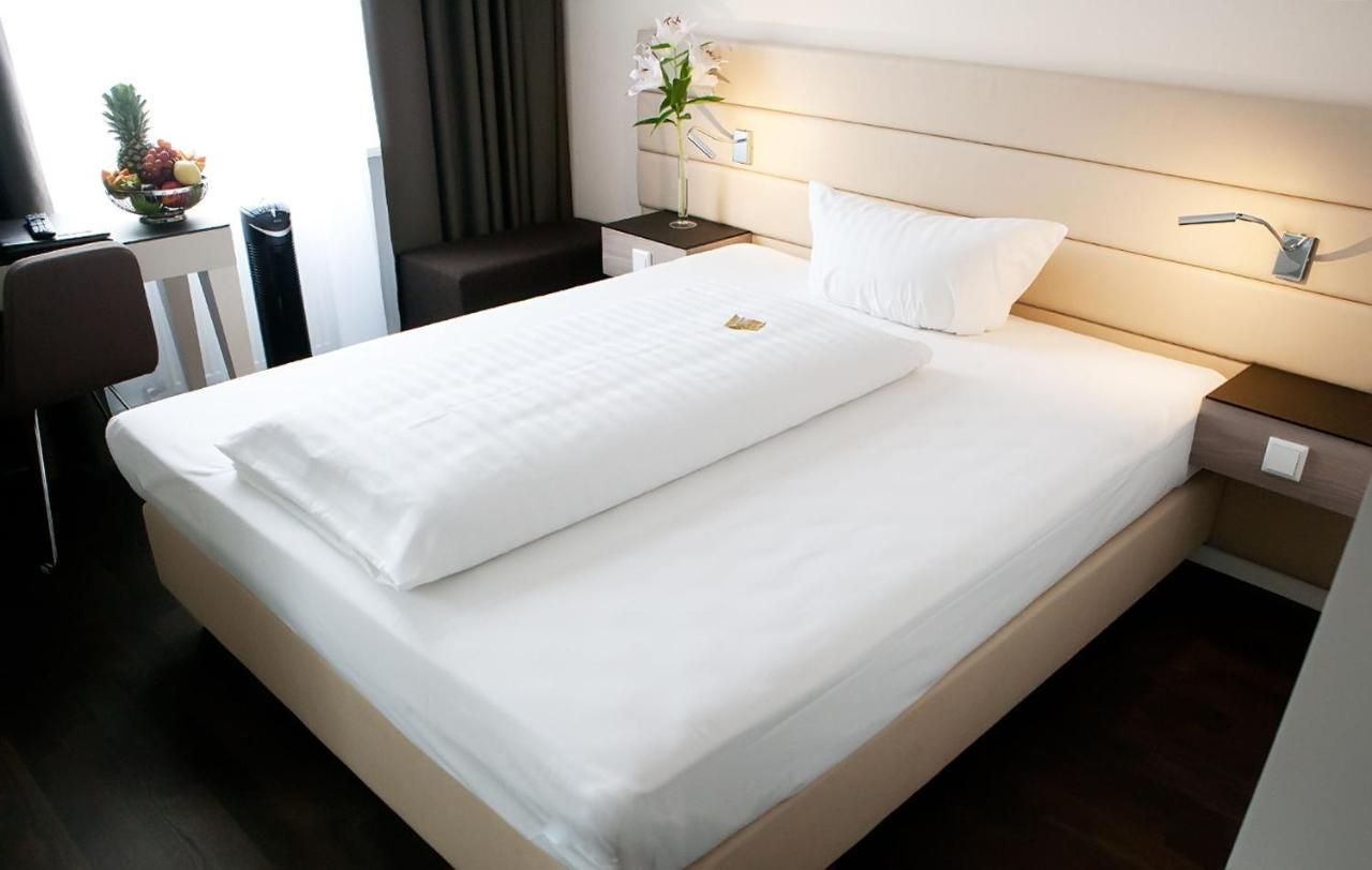 Manhattan Hotel Frankfurt am Main Room photo